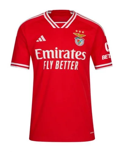 Benfica shirt met bedrukking en no sponsor variant uitgelegd